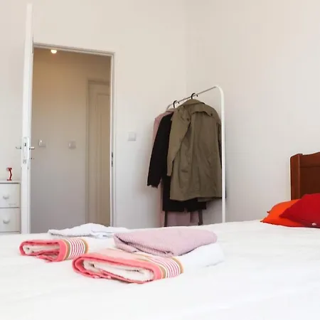 Confort And Clarity Homestay Porto